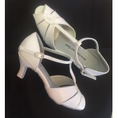 LILLIAN WHITE - 2.5 INCH HEEL