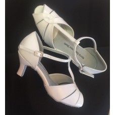 LILLIAN WHITE - 2.5 INCH HEEL